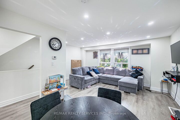 122 Ellerslie Road 122 — photo 1