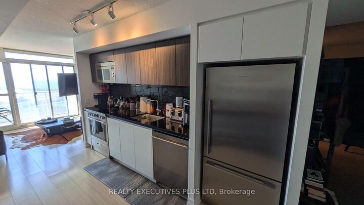 Property Photo:  85 Queens Wharf Road 4002  ON M5V 0J9 
