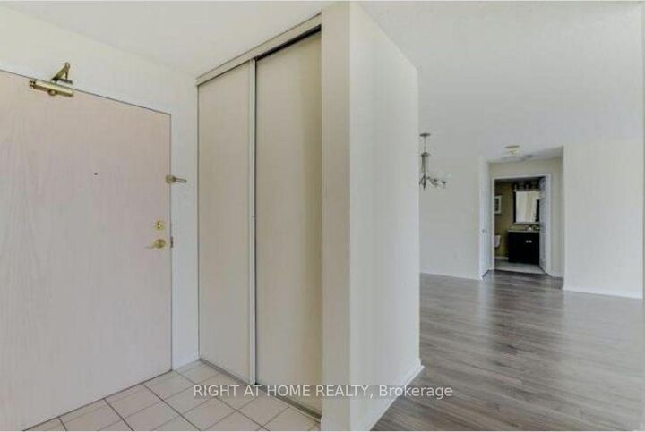 Photo de la propriété:  400 Webb Drive 905  ON L5B 3Z7 