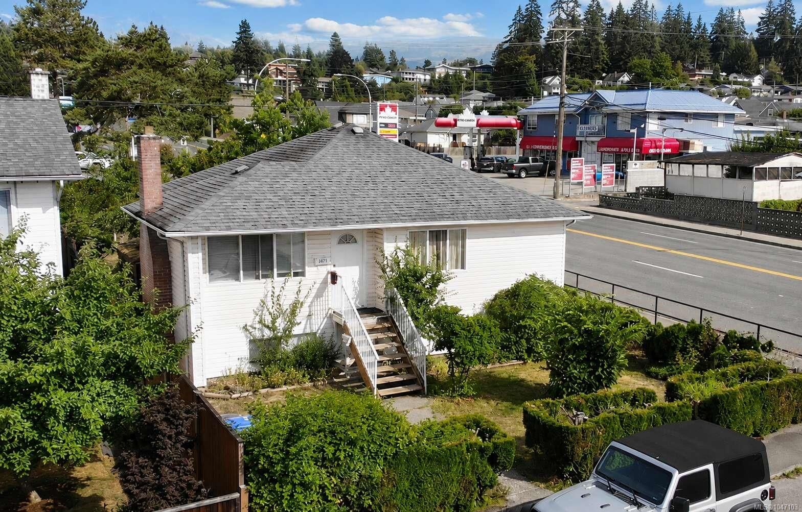 Property Photo: 3813 14th Ave BC V9Y 5C1
