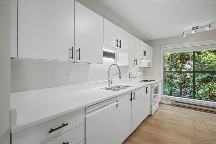 Property Photo: 1190 View St #303 BC V8V 5J2