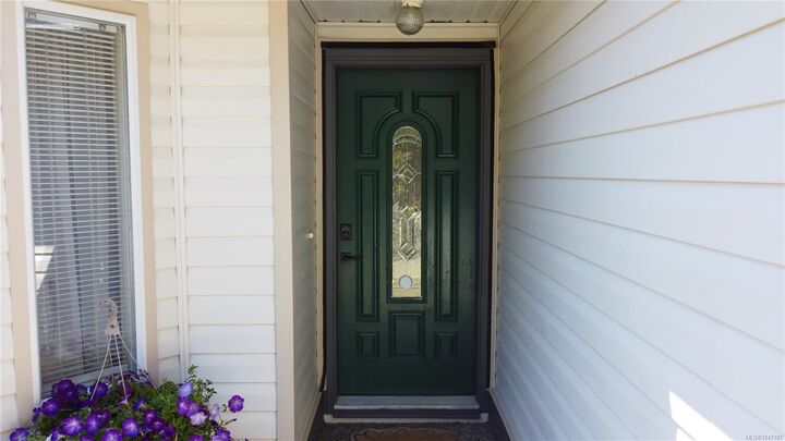 Property Photo: 2138 Henlyn Dr BC V9Z 0N5