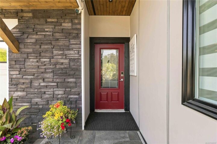 Property Photo: 7081 East Saanich Rd BC V8M 1Y3