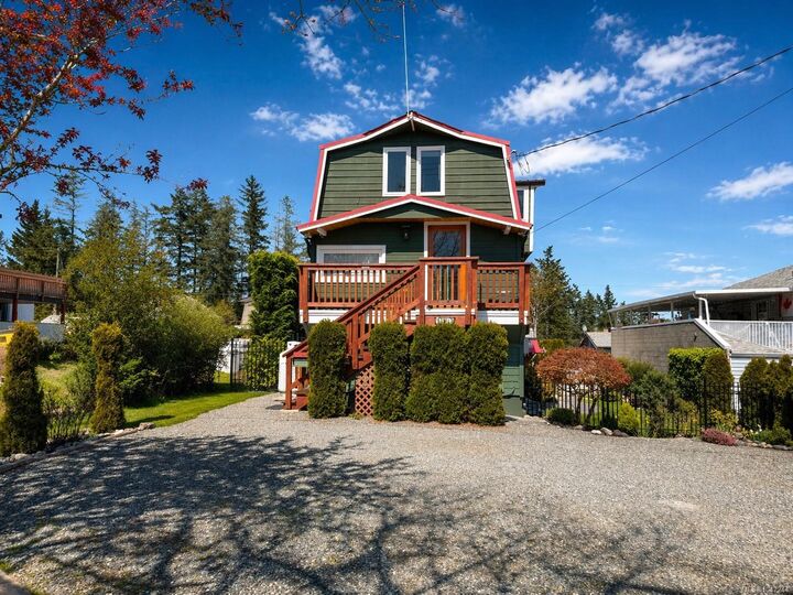 Property Photo:  1547 Joan Ave  BC V0R 1R0 