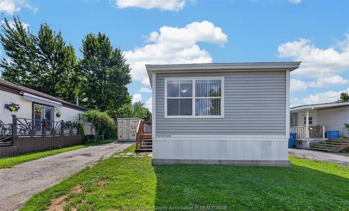 Property Photo: 122 Steven Court ON N8M 1Z9
