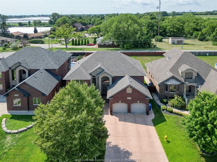 Property Photo: 201 Ellison ON N8H 5J2