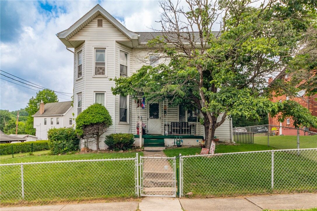 Property Photo:  641 W Newton St  PA 15601 