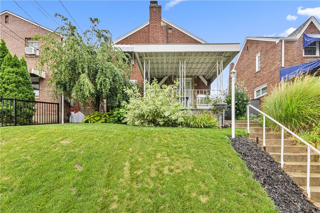 Property Photo:  3045 Hazelhurst Ave  PA 15227 