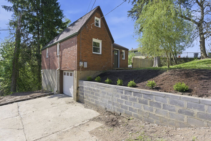 Property Photo: 11 Lee Avenue PA 15221