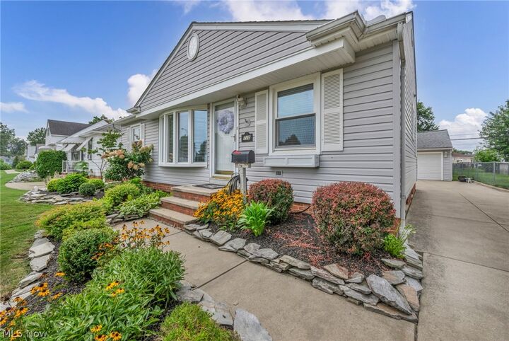 Property Photo: 710 Bayridge Boulevard OH 44095