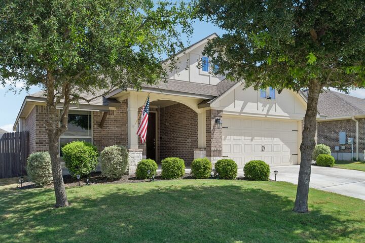 Property Photo:  417 Kirkhill Street  TX 78634 