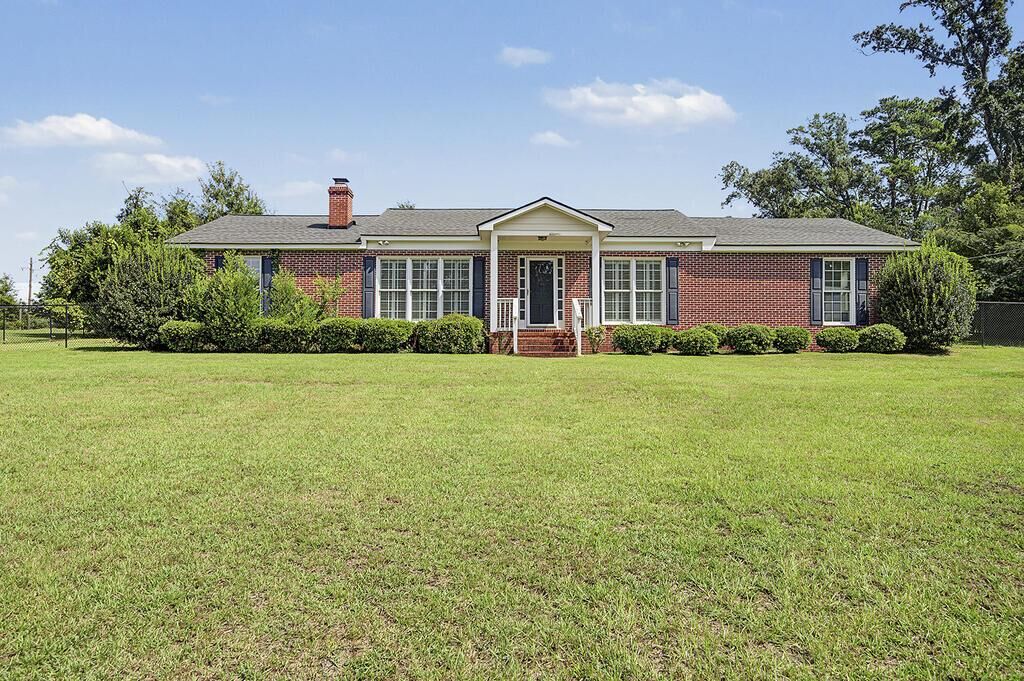 Property Photo:  115 Rosewood Drive S  GA 31705 