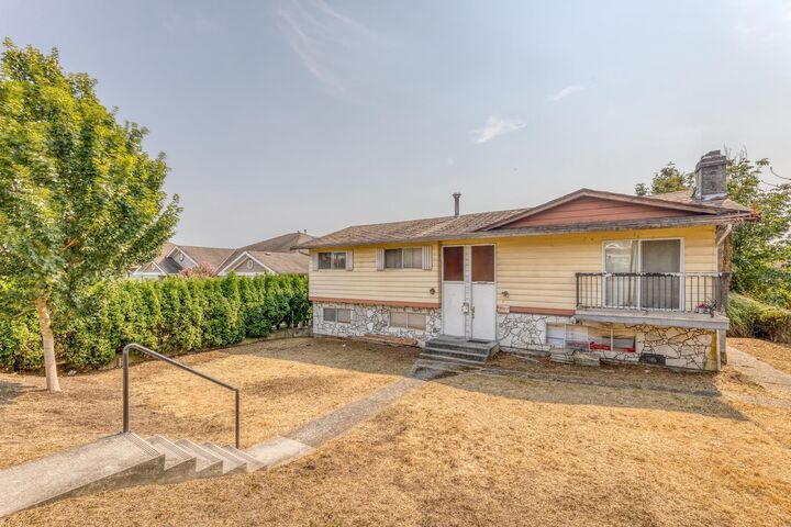 Property Photo: 920 Harris Avenue BC V3K 1S1