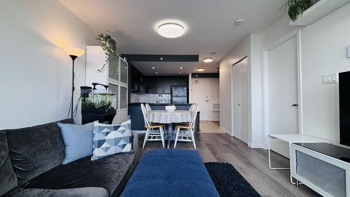 Property Photo:  555 Delestre Avenue 1907  BC V3K 0A9 