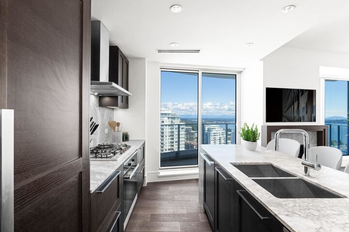 Property Photo: 1501 Foster Street 2102 BC V4B 0C3