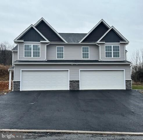 Property Photo:  33 Rosalies Way  PA 19560 