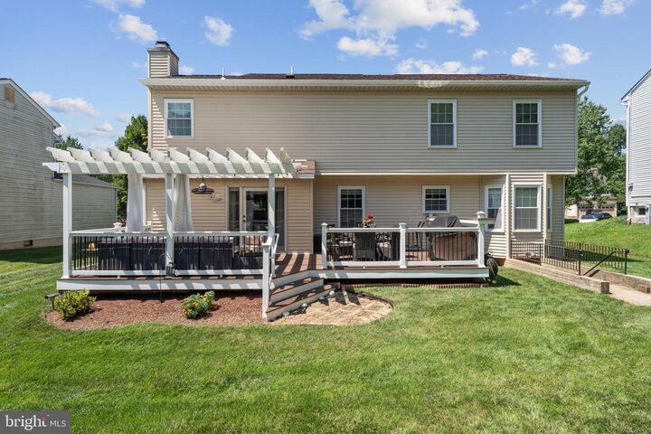 Property Photo:  6208 Greenleaf Lane E  MD 21075 