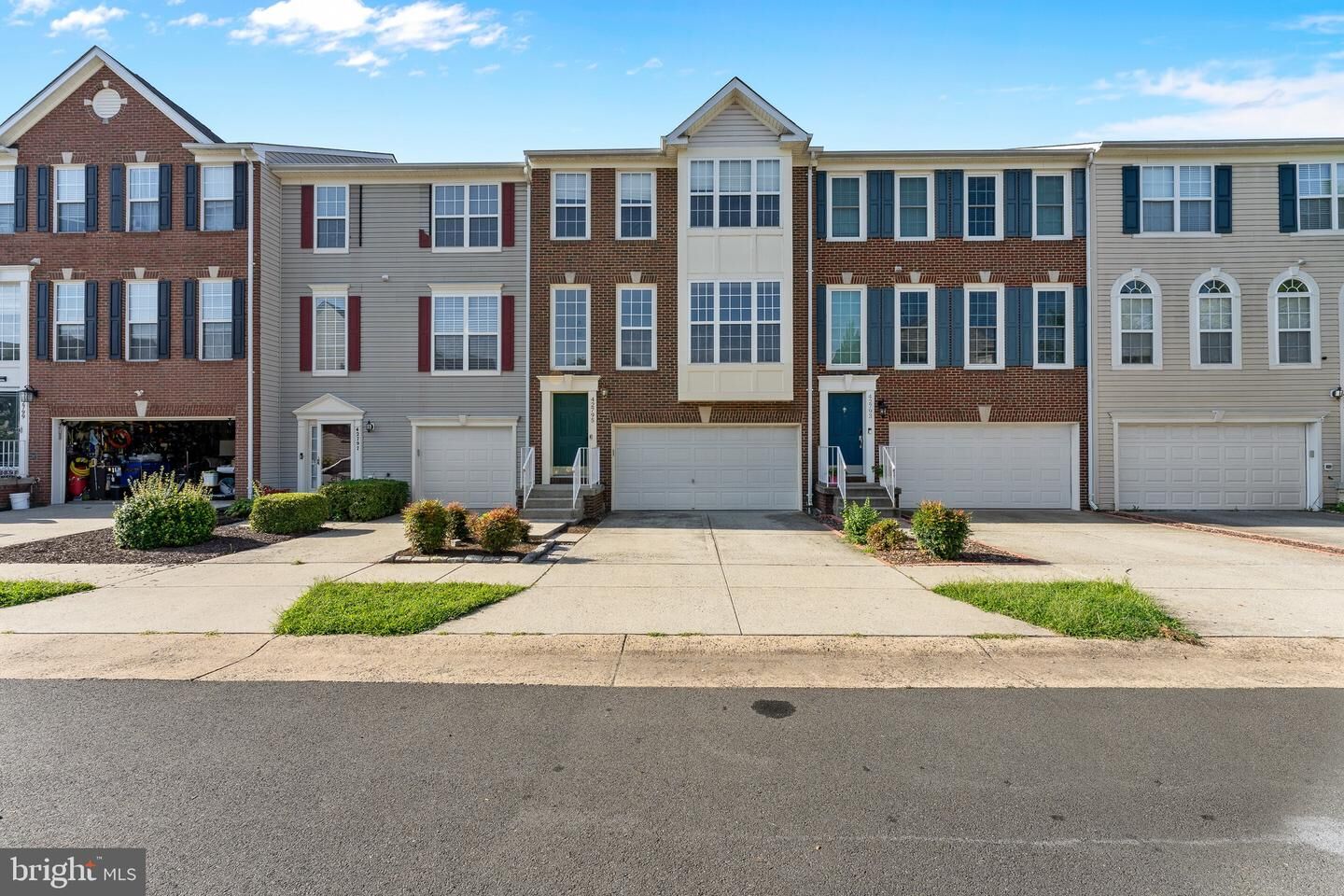 Property Photo:  42795 Shaler Street  VA 20152 