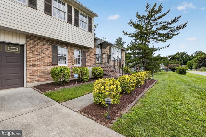Property Photo: 617 Green Spring Drive DE 19701