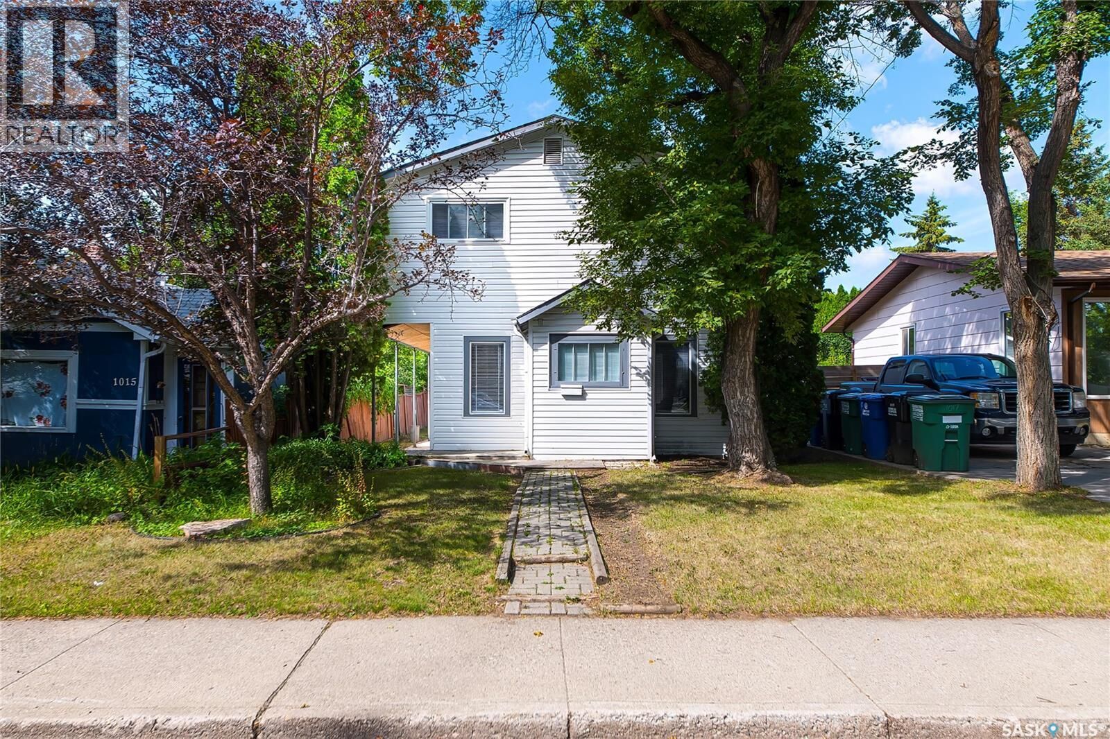 Property Photo: 1017 J Avenue N SK S7L 2L3