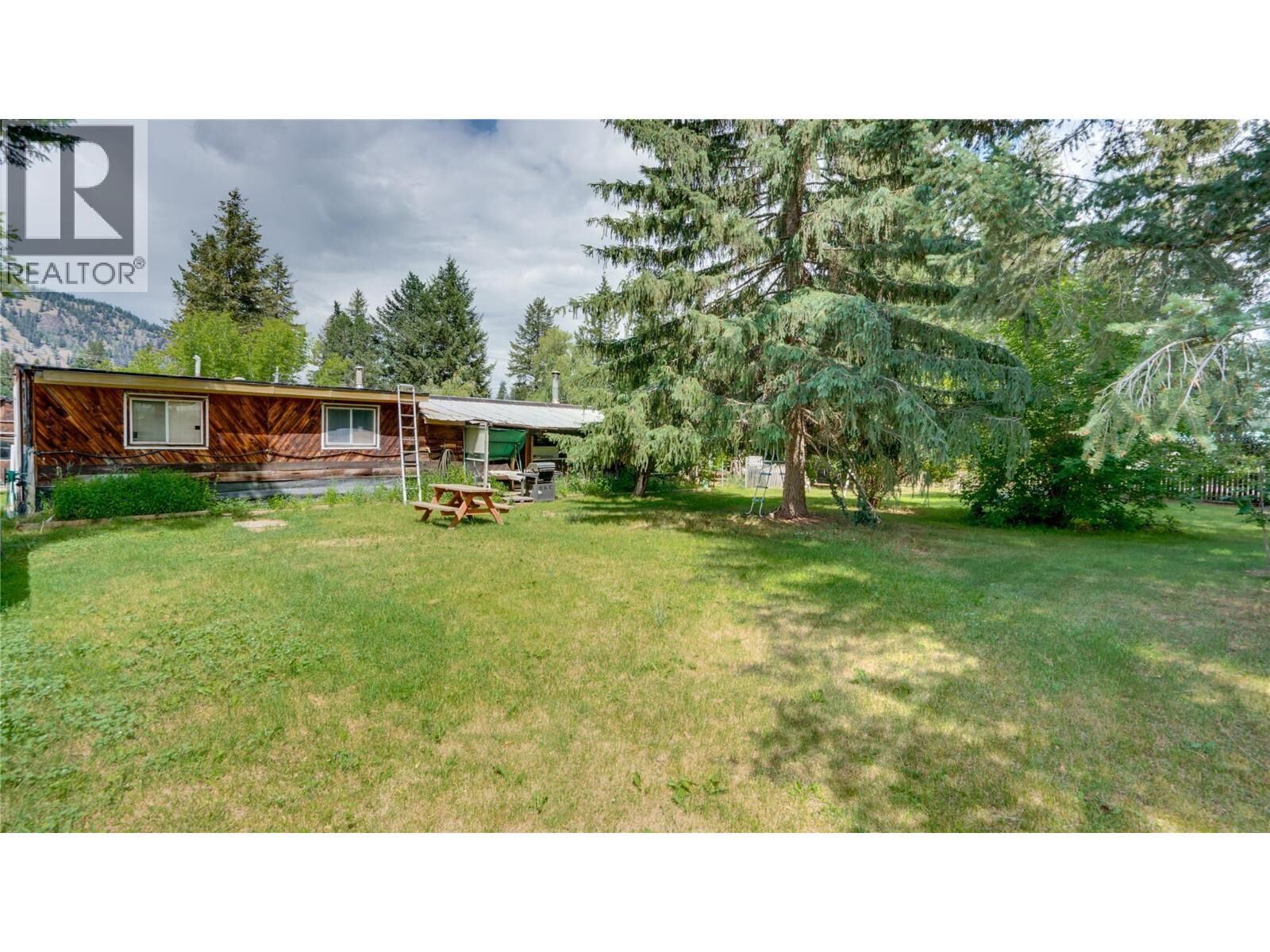Property Photo: 686 Powell Road BC V0E 2G7