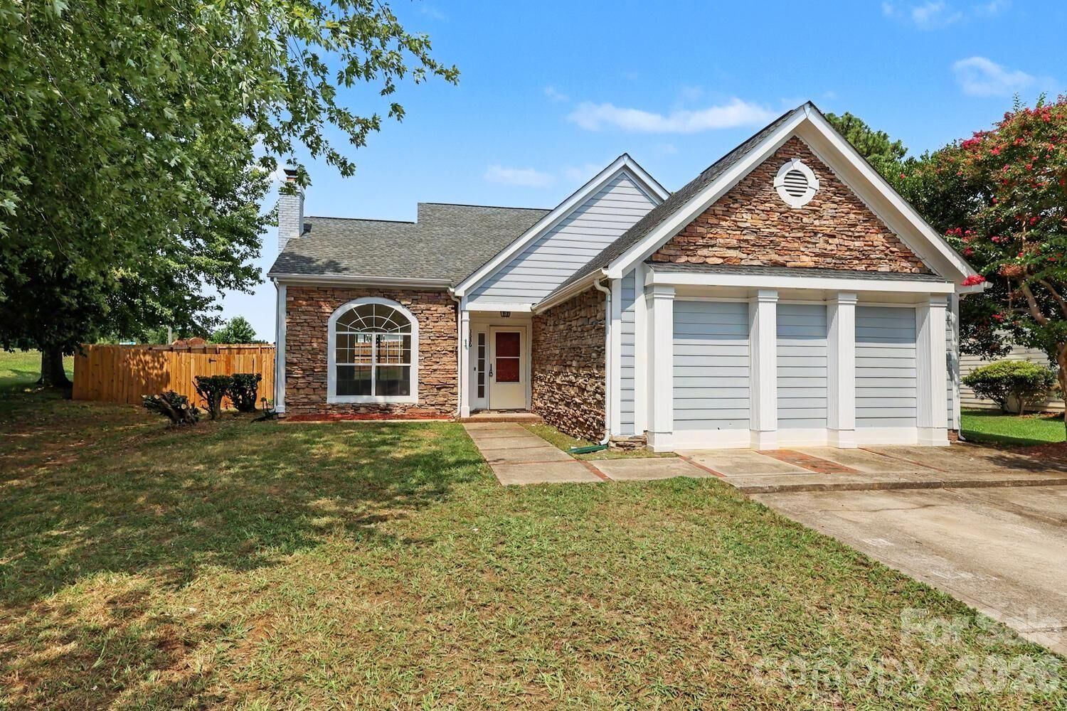 Property Photo:  1336 Yorkdale Drive  NC 28217 