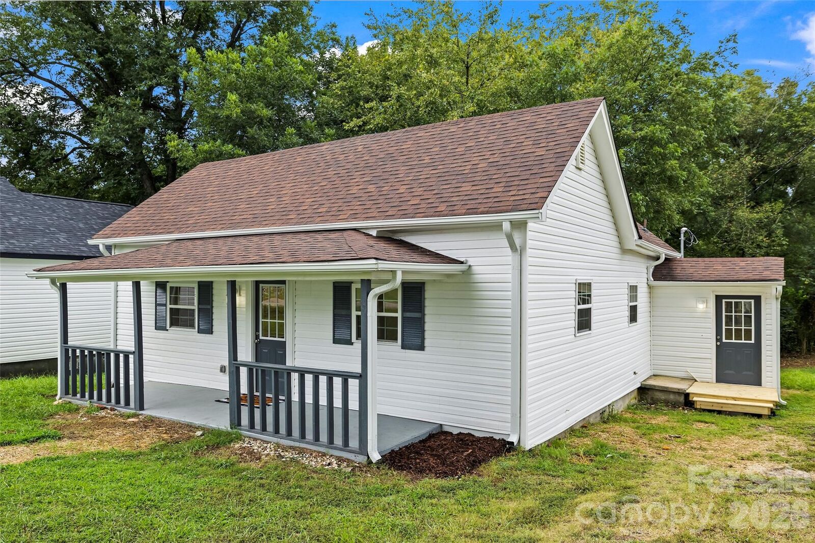 Property Photo:  605 Kings Mountain Street  SC 29710 