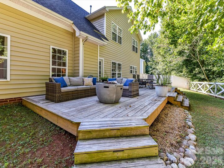 Property Photo: 150 W Cavendish Drive NC 28115
