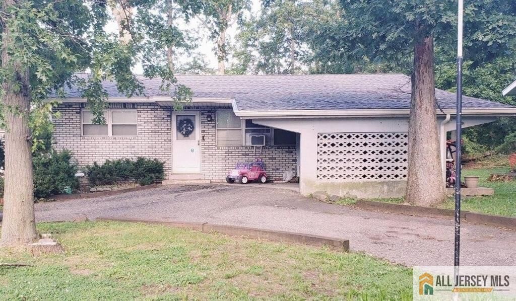 Property Photo: 30 Caswell Avenue NJ 08863
