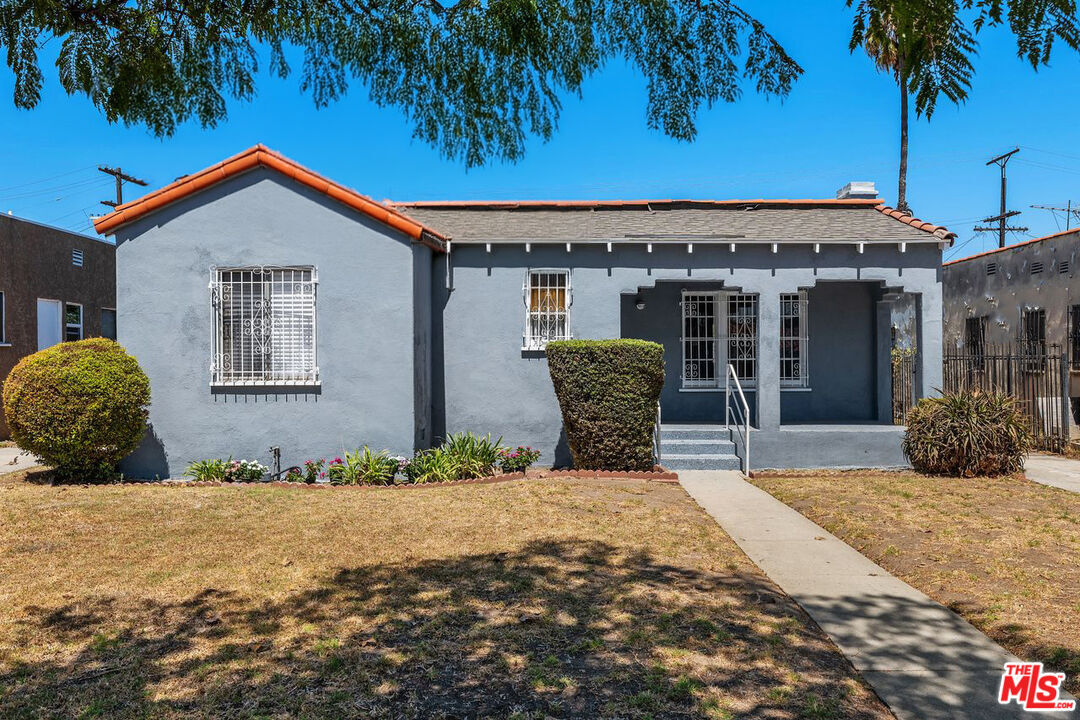 Property Photo:  1845 W 88th St  CA 90047 