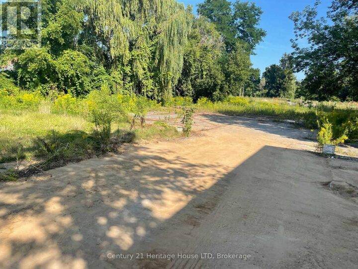 Property Photo:  335 Queensway W South  ON N3Y 2M9 