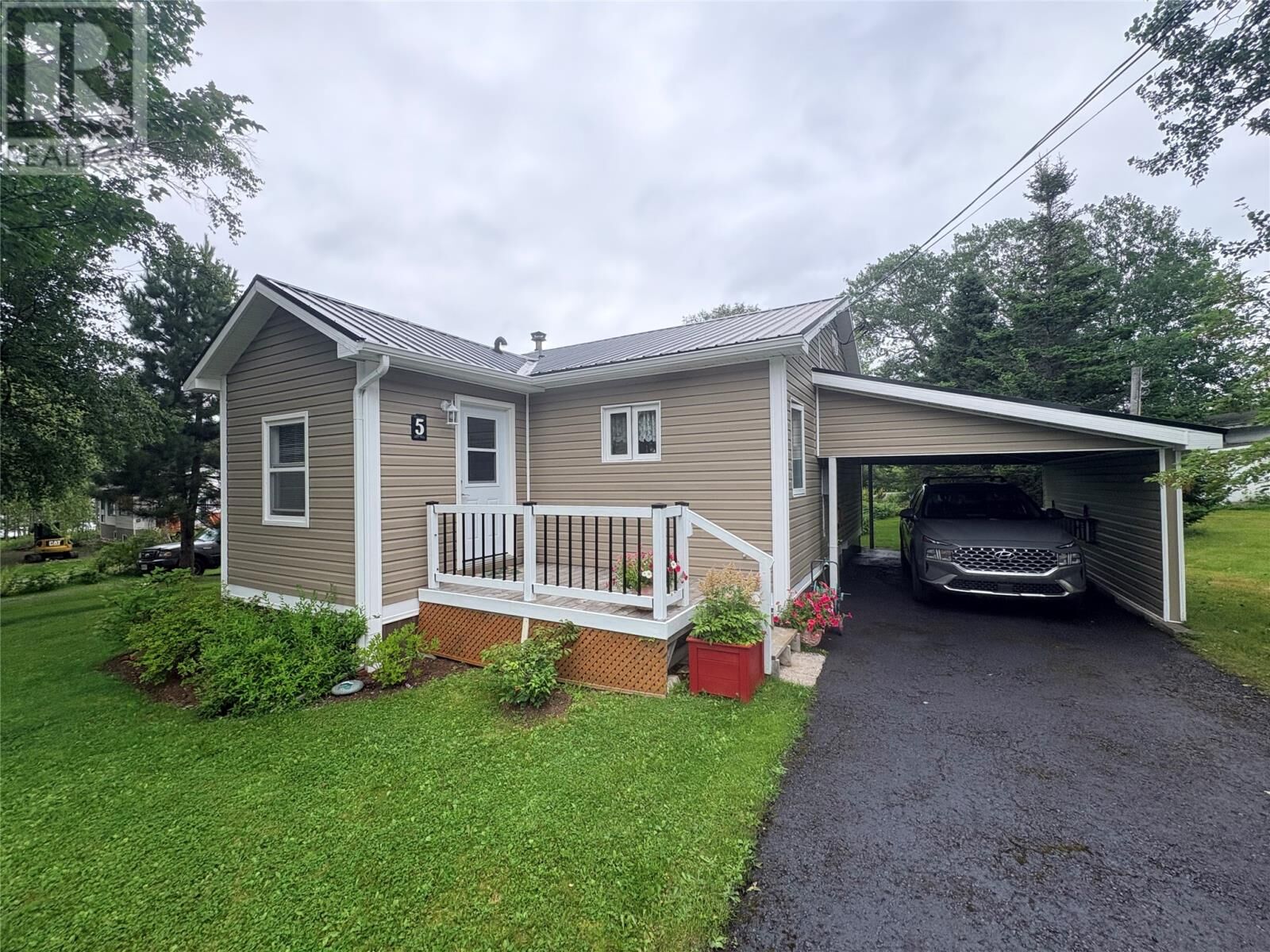 Property Photo:  5 Seaview Lane  NL A0G 1L0 
