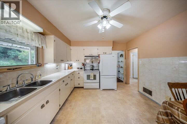 Property Photo: 141 Colley Street BC V1R 2M3