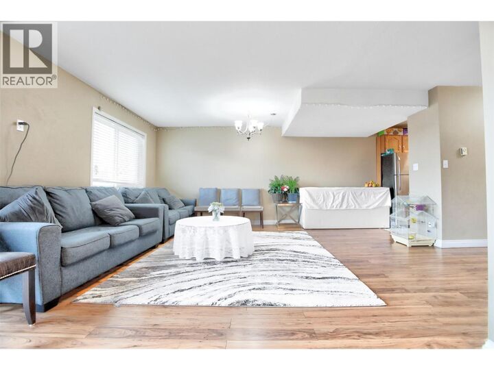 95 Eckhardt Avenue 203 — photo 1