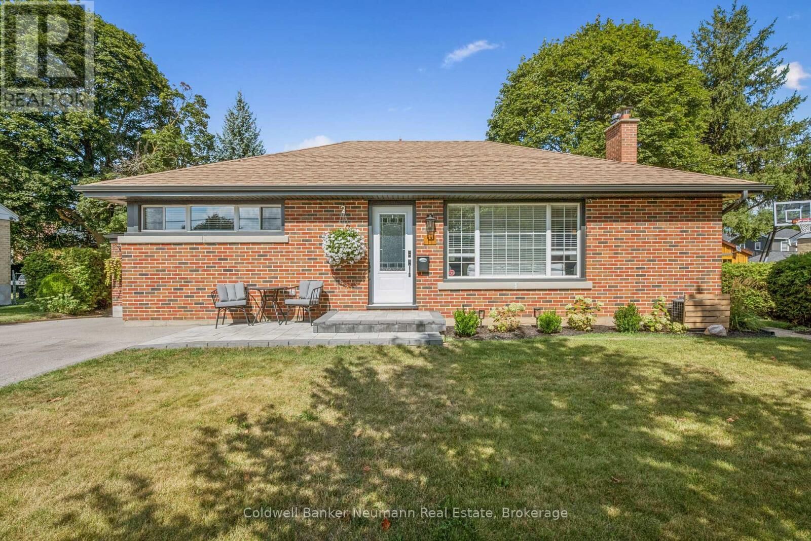 Property Photo: 11 Western Avenue ON N1H 6A5