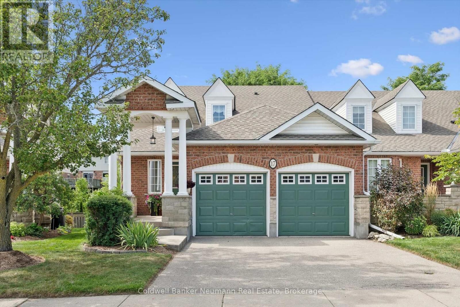 Property Photo:  17 Somerset Glen  ON N1G 5G1 