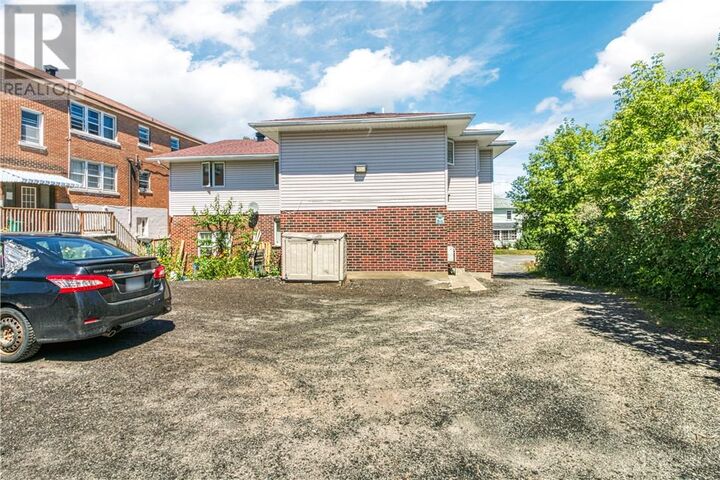 Property Photo:  355 Cartier Avenue  ON P3B 1C5 