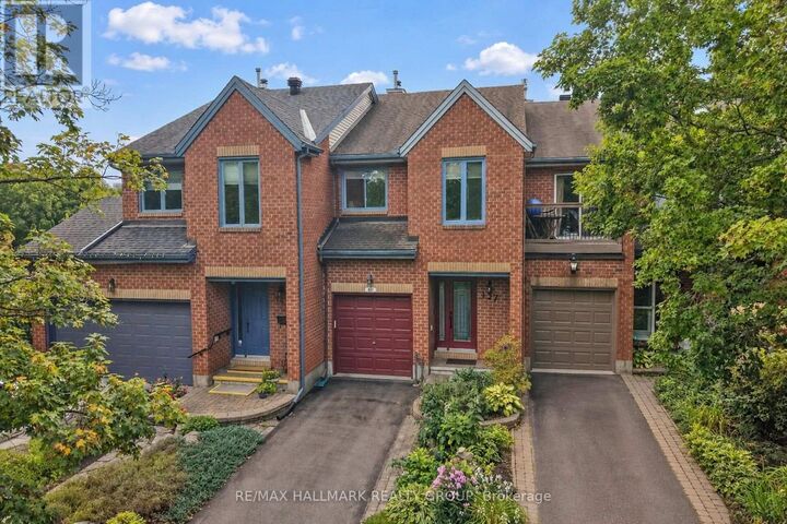 137 Dunbarton Court — photo 1
