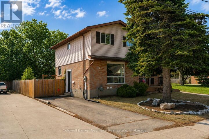 99 Emma Street — photo 1