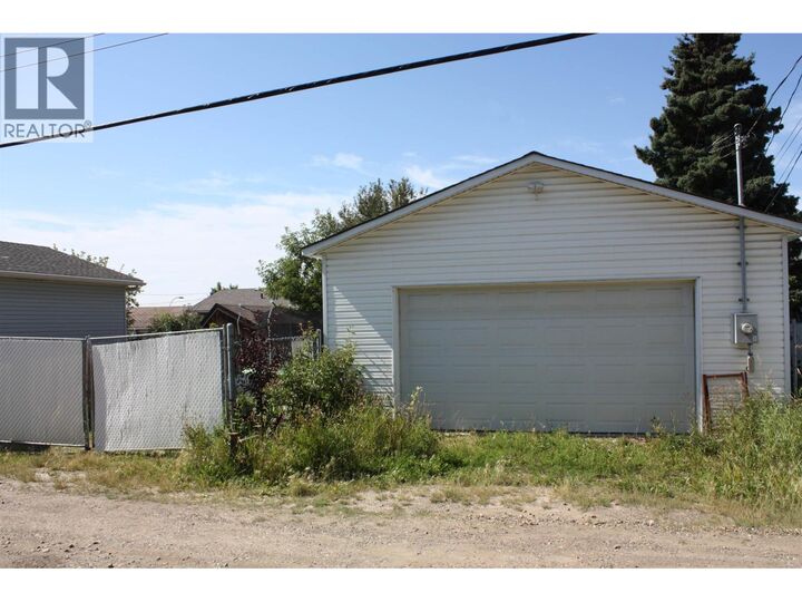 Photo de la propriété:  9203 88 Street  BC V1J 5B3 