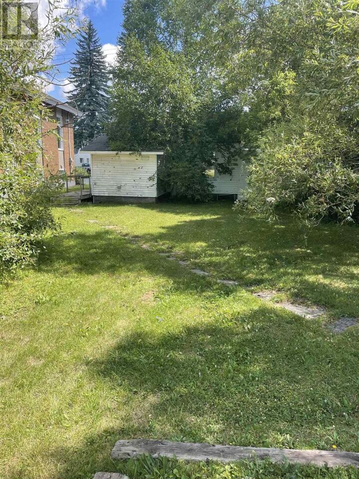 Property Photo: 363 Pim St ON P6B 2T9