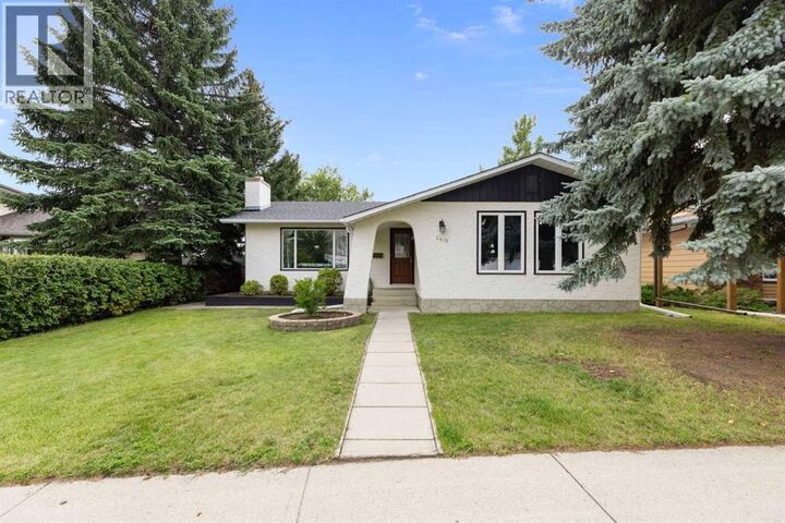 Property Photo:  8419 Silver Springs Road Northwest  AB T3B 4A6 