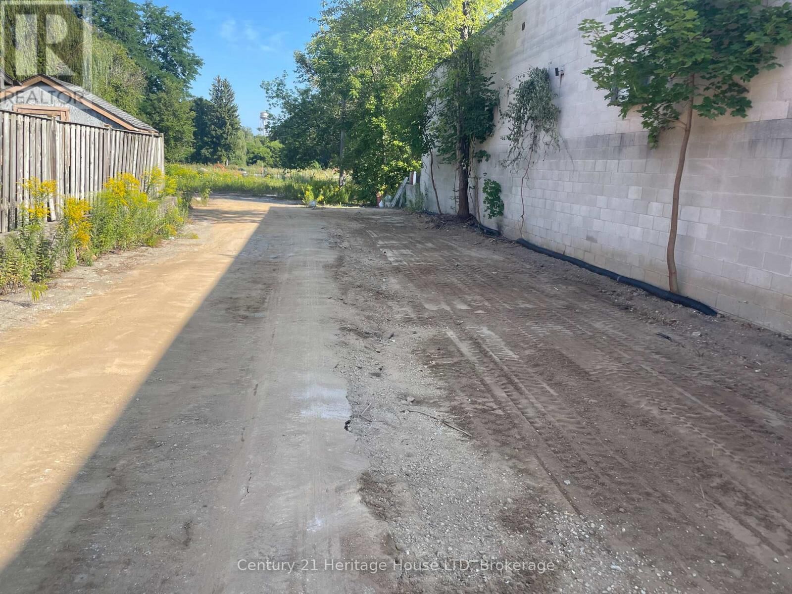 Photo de la propriété:  335 Queensway W South  ON N3Y 2M9 