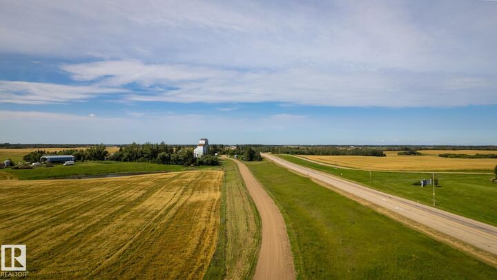Property Photo:  56132 Rge Road 240  AB T0A 0K0 
