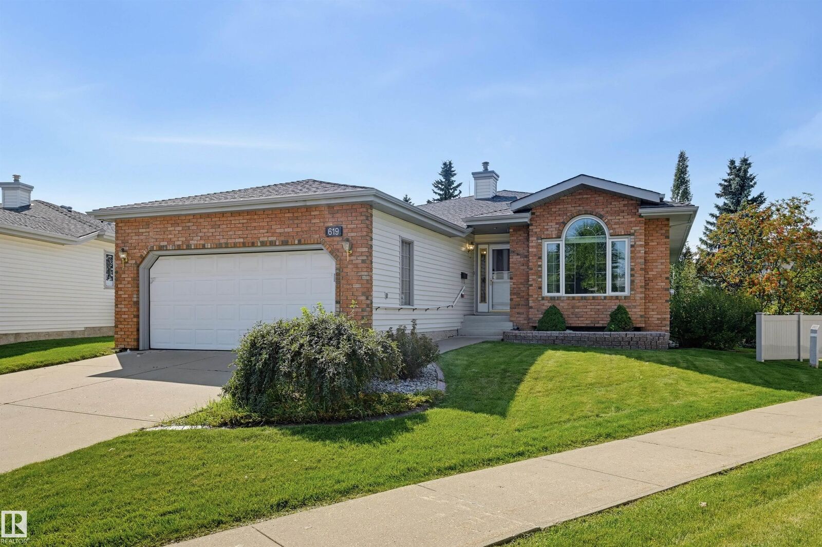Property Photo: 619 Revell Wynd NW AB T6R 2H9