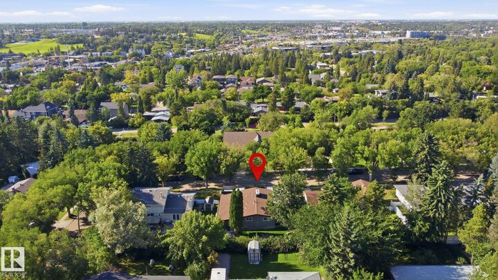 Property Photo: 13 Sylvan Drive AB T8N 0G7