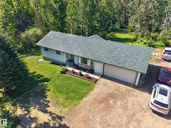 Property Photo: 53051 Rge Road 211 302 AB T8G 2C6