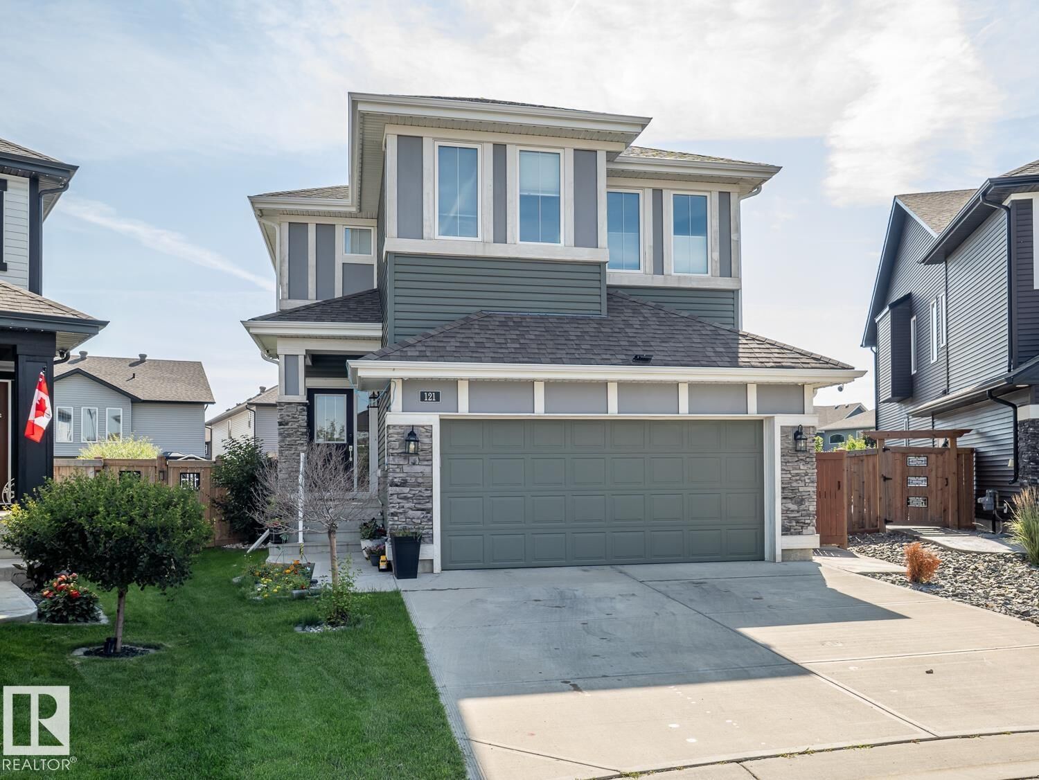 Property Photo: 121 Sunwood Bay AB T8H 0Z6