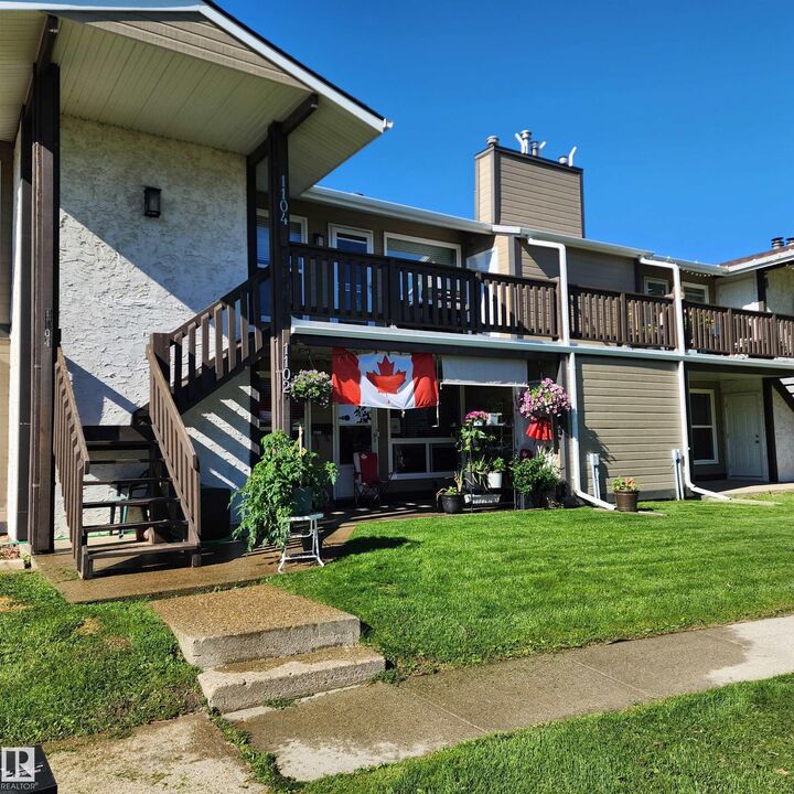 Property Photo: 1102 Saddleback Road NW AB T6J 4Z4
