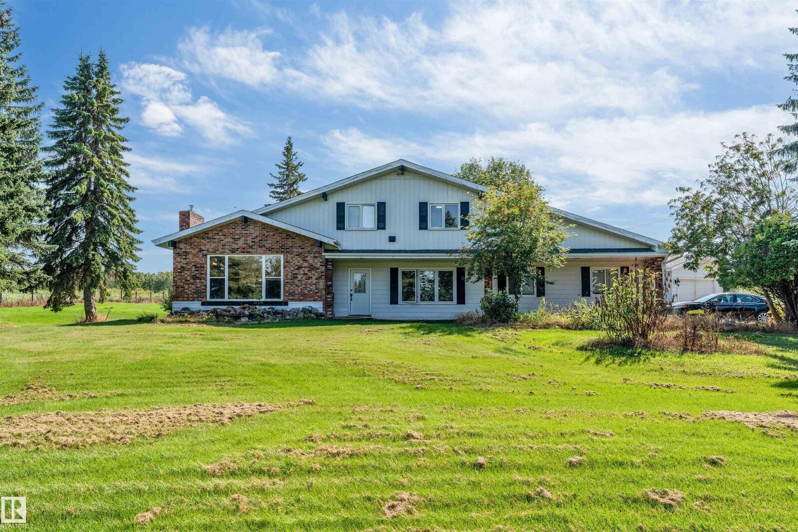 Property Photo: 23109 Twp Road 514 337 AB T8B 1K9